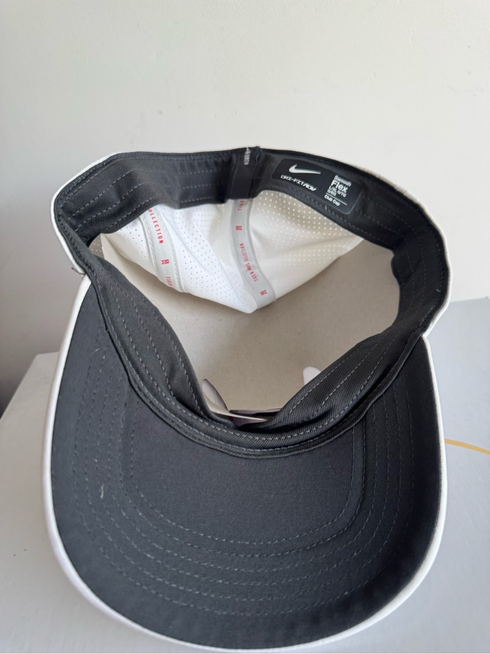 Nike Golf Hat Tiger Woods Unisex Size L/XL Dri-Fit TW White Cap - Picture 2 of 4